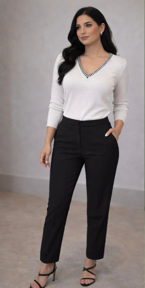 Ahtziry Contrast Trim V-Neck Knit Top